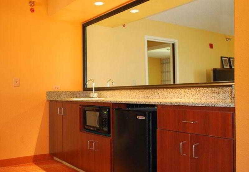 Courtyard By Marriott Jacksonville Airport/ Northeast Zewnętrze zdjęcie