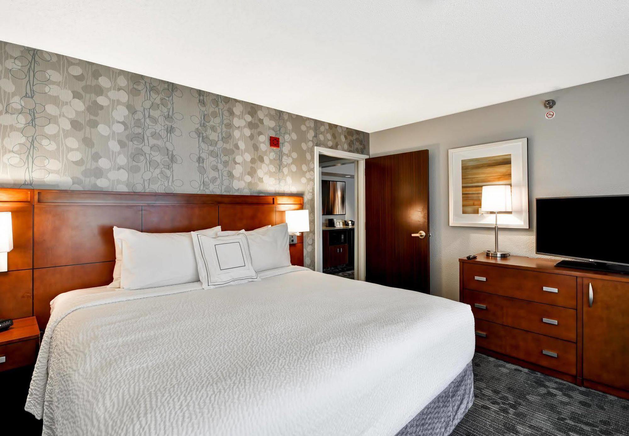 Courtyard By Marriott Jacksonville Airport/ Northeast Zewnętrze zdjęcie